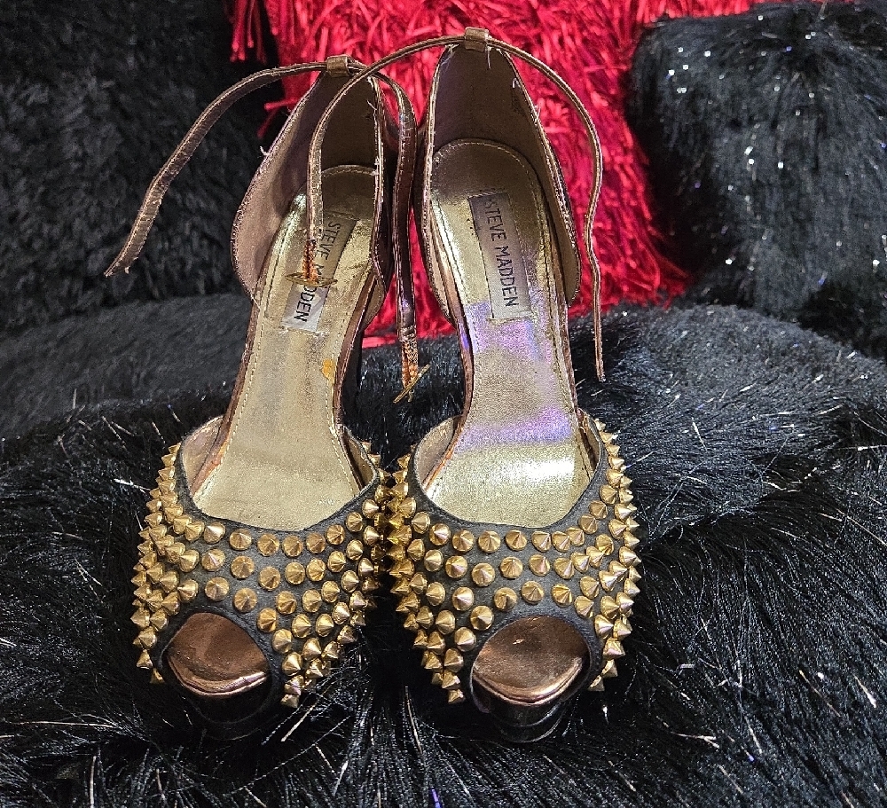 Steve Madden Gold Studded Women's Heels